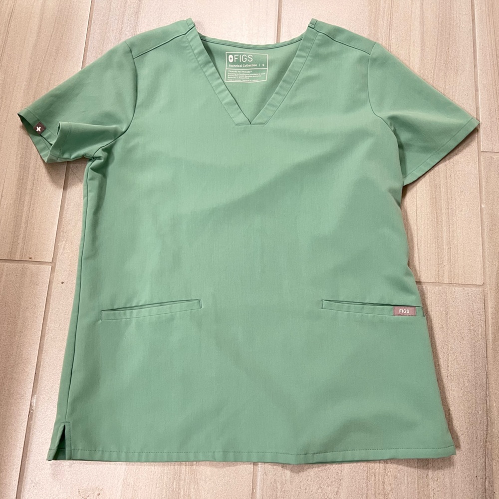 FIGS Jade Casma scrub top